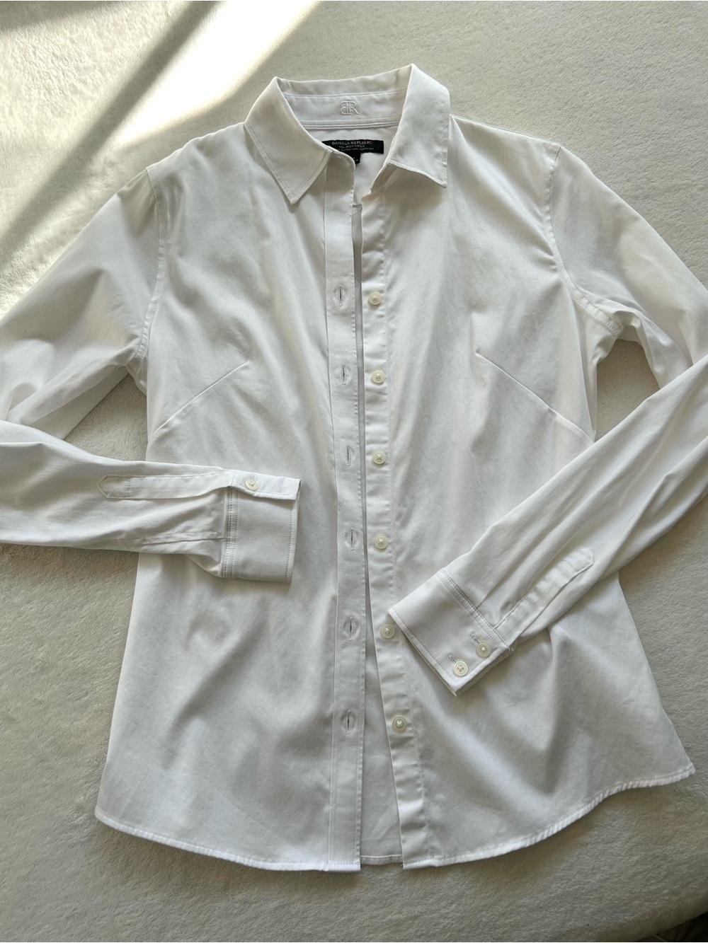Banana Republic “Non Iron Fitted” Classic White Shirt, Cotton Stretch